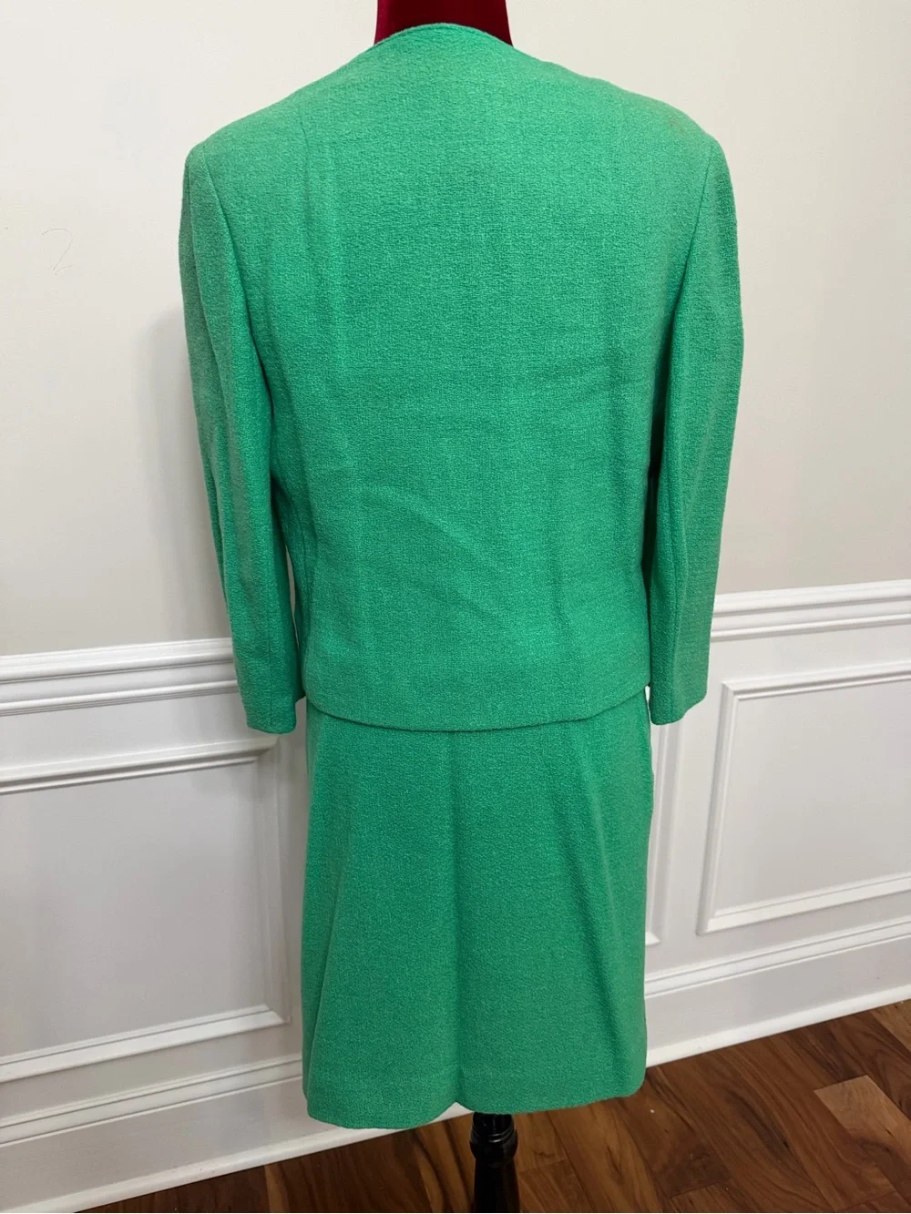 Tailorbrooke for Thalhimers vintage‎ 1960s bright green wool tweed skirt suit